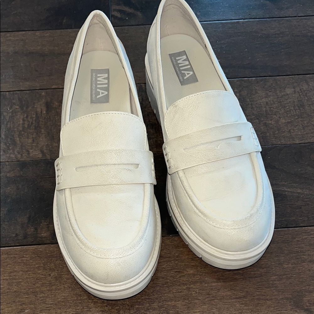 MIA Off-White Loafers 8.5